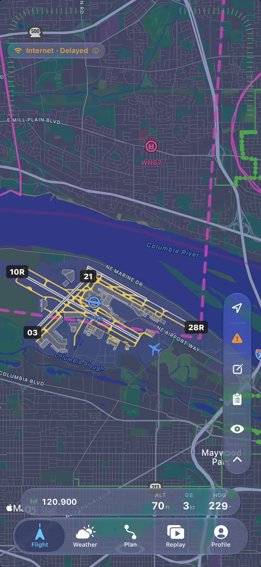 A Soar airport diagram with runways, taxiways and frequencies.